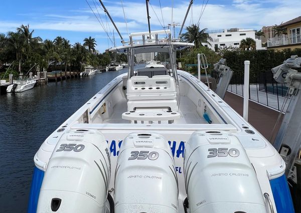 Intrepid 400 Center Console image