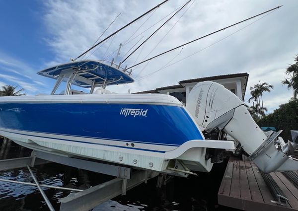 Intrepid 400 Center Console image