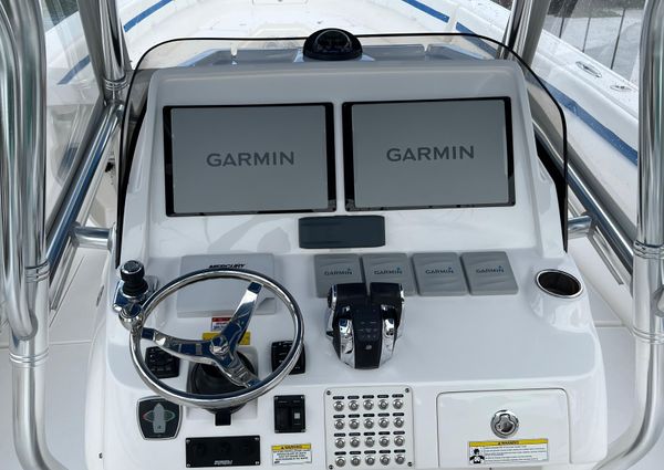 Intrepid 400 Center Console image