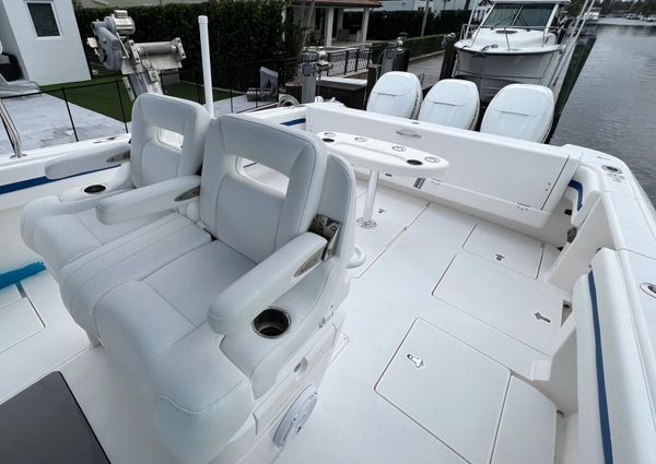 Intrepid 400 Center Console image