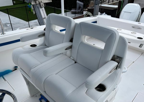 Intrepid 400 Center Console image