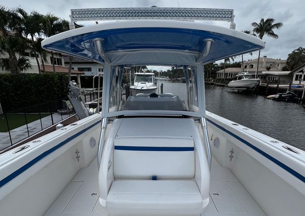 Intrepid 400 Center Console image