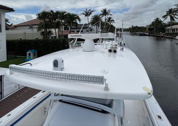 Intrepid 400 Center Console image