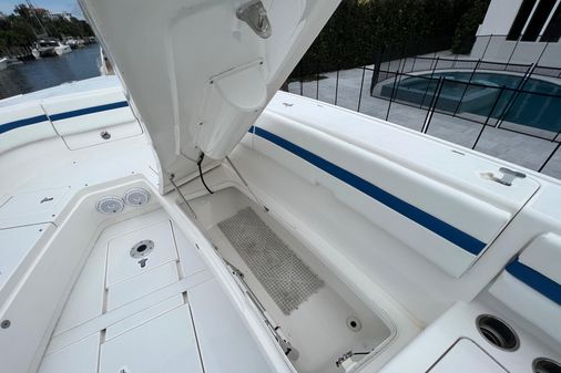 Intrepid 400 Center Console image