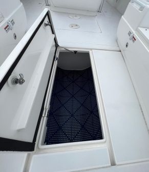 Intrepid 400 Center Console image