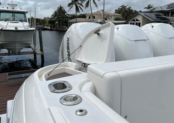 Intrepid 400 Center Console image