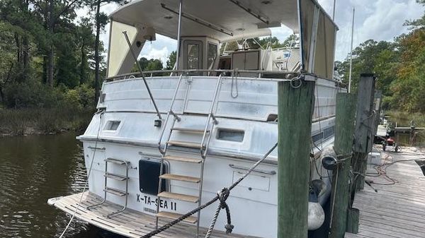 Hi-Star 48' Sundeck 