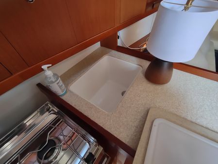 Beneteau Oceanis 37 image