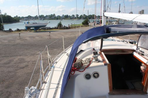 Tartan 34-2 Scheel Keel image