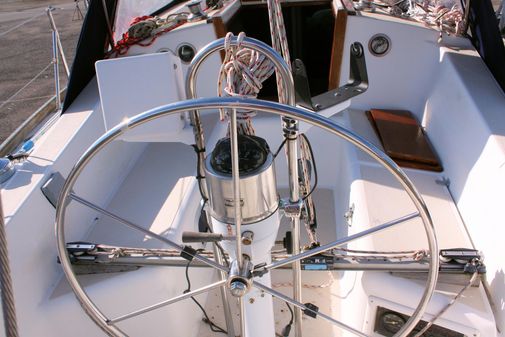 Tartan 34-2 Scheel Keel image