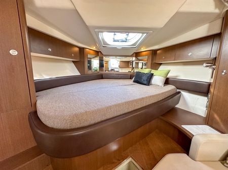 Sea Ray Sundancer 350 Coupe image