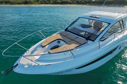 Sea Ray Sundancer 350 Coupe image