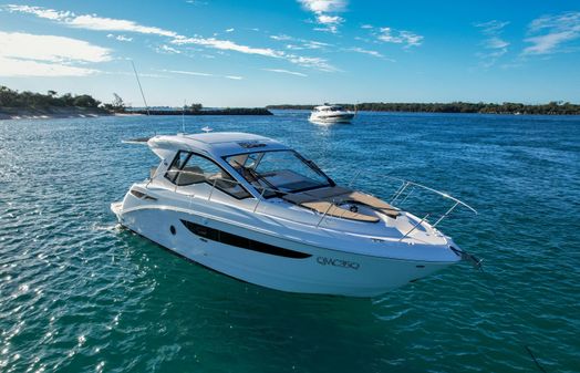 Sea Ray Sundancer 350 Coupe image