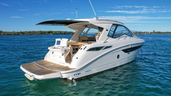 Sea Ray Sundancer 350 Coupe 