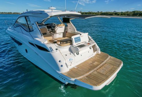 Sea Ray Sundancer 350 Coupe image