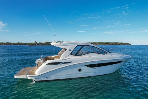 Sea Ray Sundancer 350 Coupe image