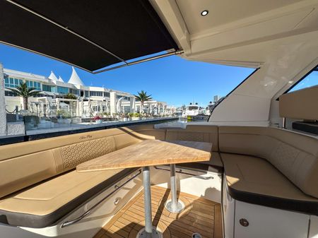 Sea Ray Sundancer 350 Coupe image