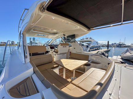 Sea Ray Sundancer 350 Coupe image