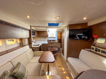 Sea Ray Sundancer 350 Coupe image