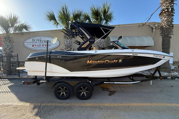 Mastercraft X22 - main image