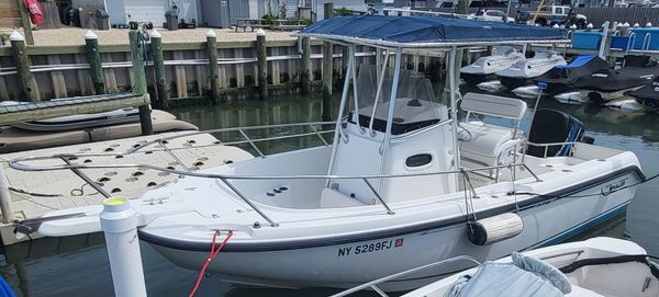 Boston-whaler 210-OUTRAGE image