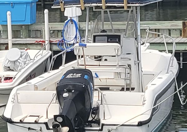 Boston-whaler 210-OUTRAGE image