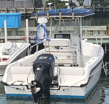 Boston-whaler 210-OUTRAGE image