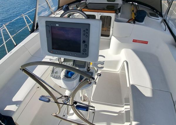 Hunter 41 image