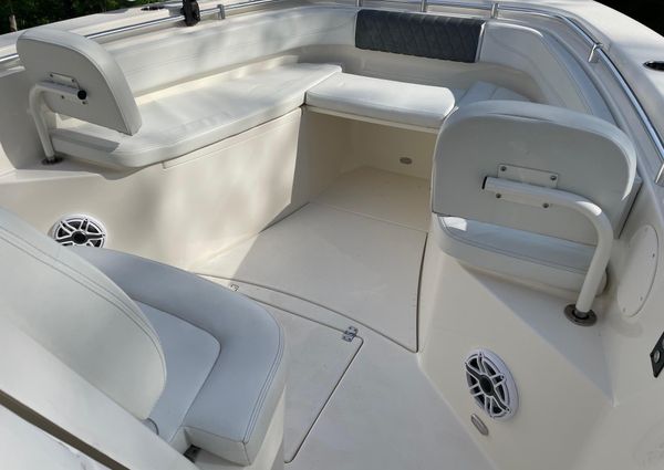 Cobia 301-CENTER-CONSOLE image