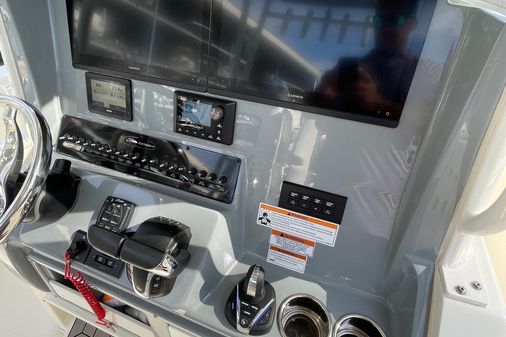 Cobia 301-CENTER-CONSOLE image