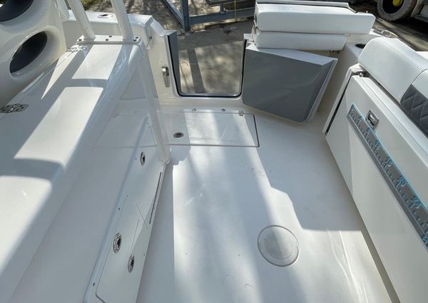 Cobia 301-CENTER-CONSOLE image