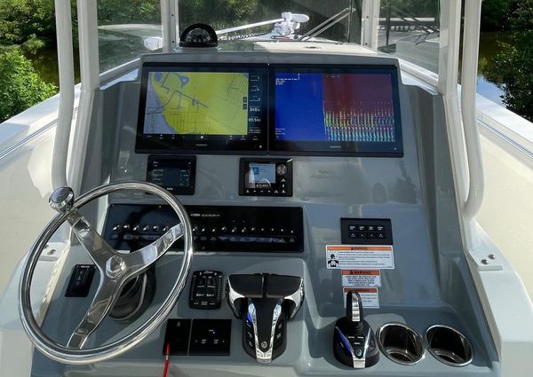 Cobia 301-CENTER-CONSOLE image