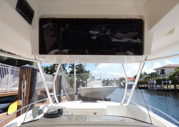 Boston Whaler 320 Outrage Cuddy Cabin image