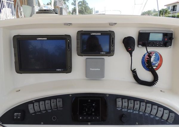 Boston Whaler 320 Outrage Cuddy Cabin image