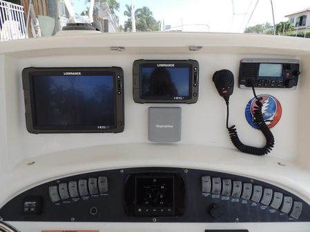 Boston Whaler 320 Outrage Cuddy Cabin image