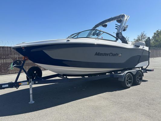 Mastercraft XT22T - main image