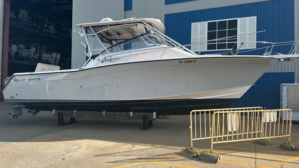 Grady-White Express 330 