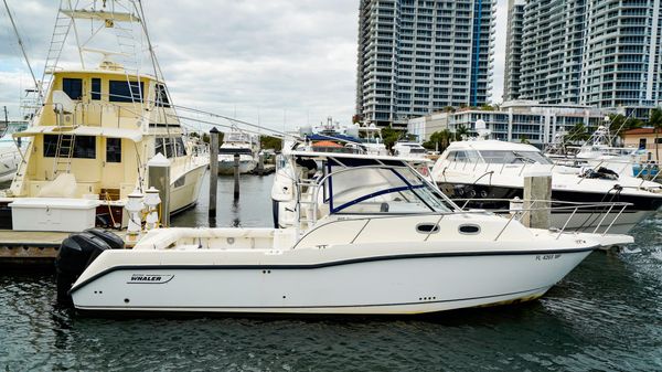 Boston Whaler 305 Conquest 