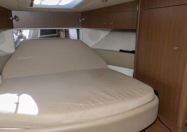 Sea Ray 370 Sundancer image