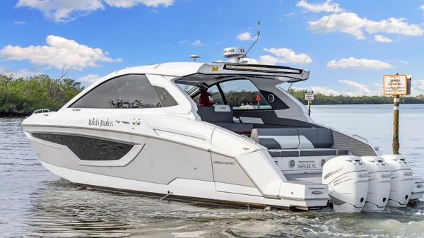 Cruisers Yachts 42 GLS