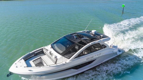 Cruisers Yachts 42 GLS Outboard