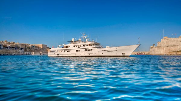 Custom Husumer Shipyard