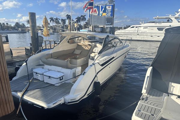 Azimut Atlantis 34 - main image