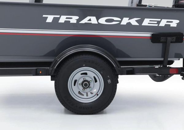 Tracker GUIDE-V-16-LAKER-DLX-T image