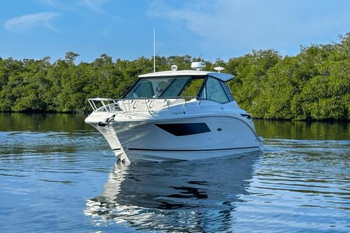 Sea Ray 320 Sundancer Outboard image