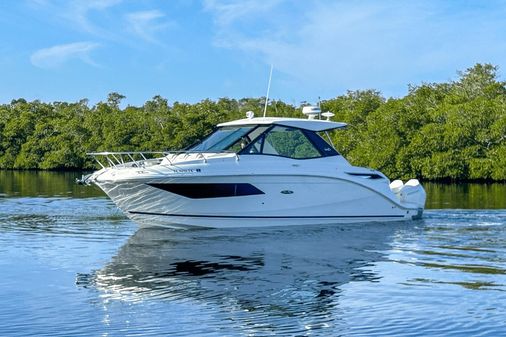 Sea Ray 320 Sundancer Outboard image