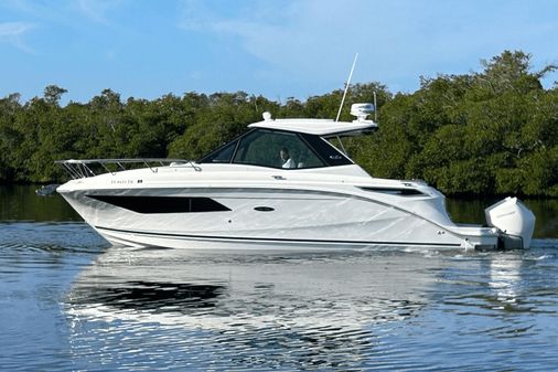 Sea Ray 320 Sundancer Outboard image