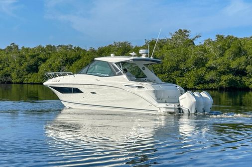 Sea Ray 320 Sundancer Outboard image