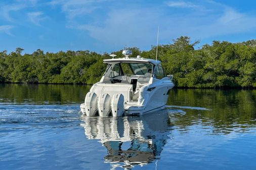 Sea Ray 320 Sundancer Outboard image