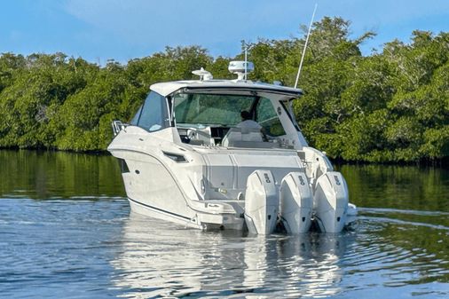 Sea Ray 320 Sundancer Outboard image